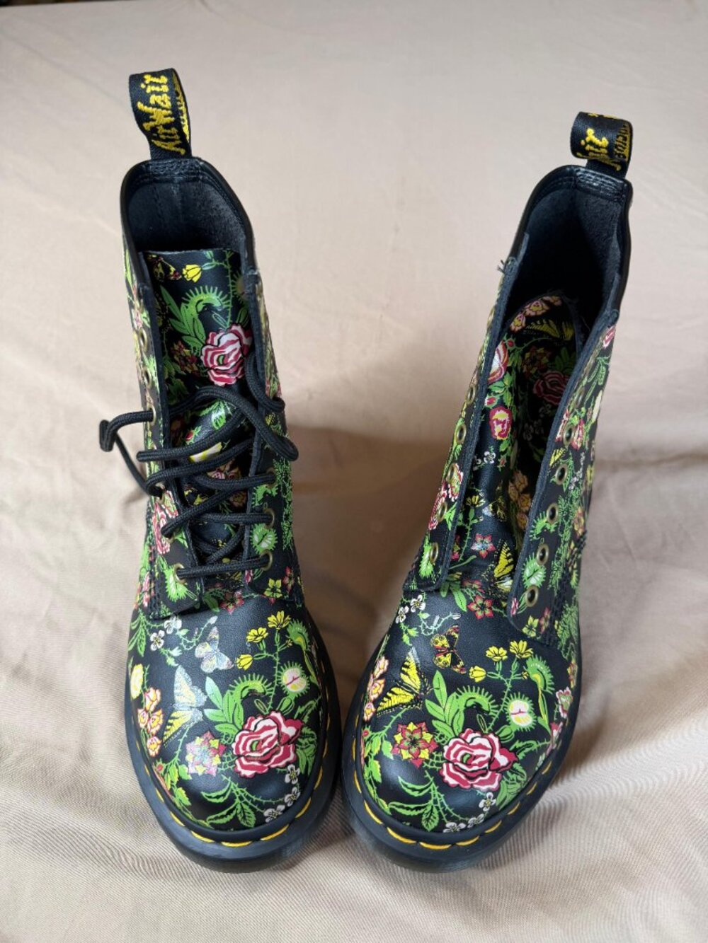 Dr. Martens 1460 Wanderlust Floral Butterfly 8-Eye Boots Women's Size 8 - Picture 8 of 14